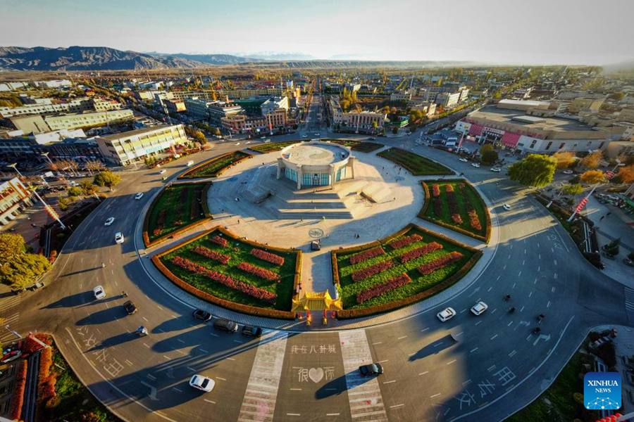 Veduta della Contea di Tekes nello Xinjiang, Cina