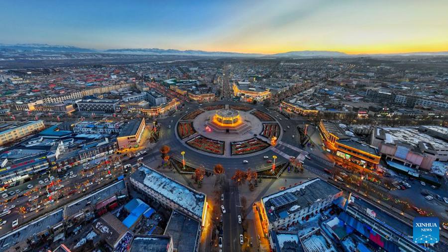 Veduta della Contea di Tekes nello Xinjiang, Cina