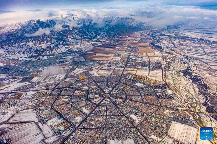 Veduta della Contea di Tekes nello Xinjiang, Cina