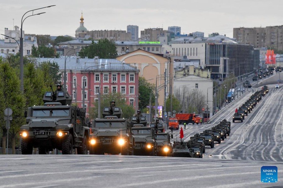 Mosca: prove generali per la parata militare del Giorno della Vittoria